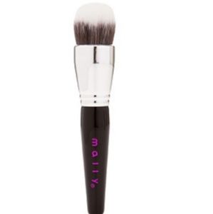 Mally foundation brush